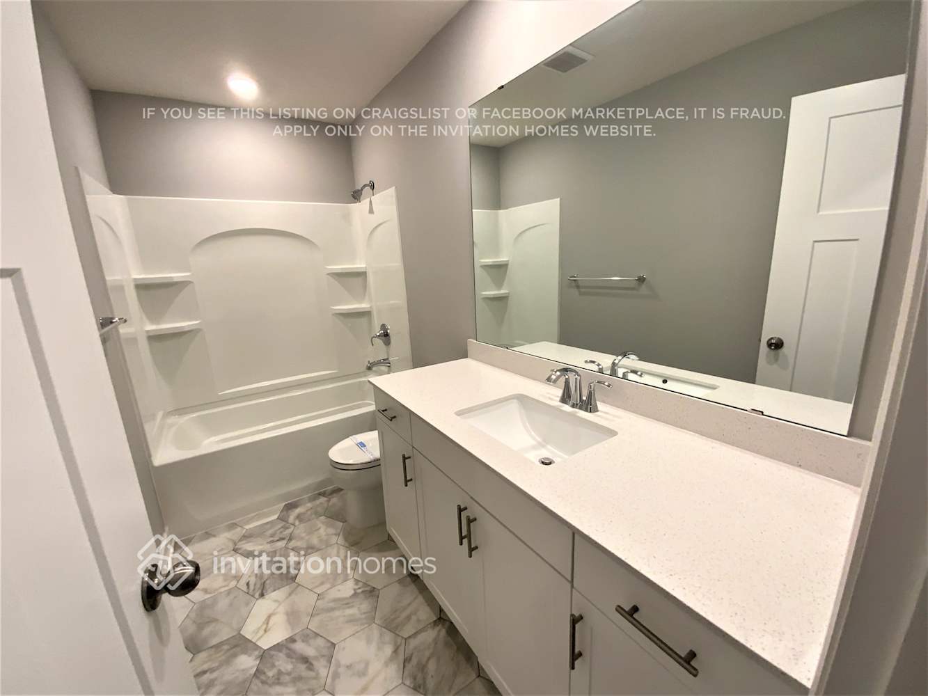 Building Photo - 16710 Dunkirk Cir N
