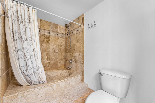 Building Photo - 6662 Boca Del Mar Dr