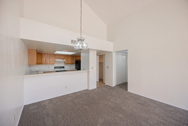 Building Photo - 2019 W Lemon Tree Pl