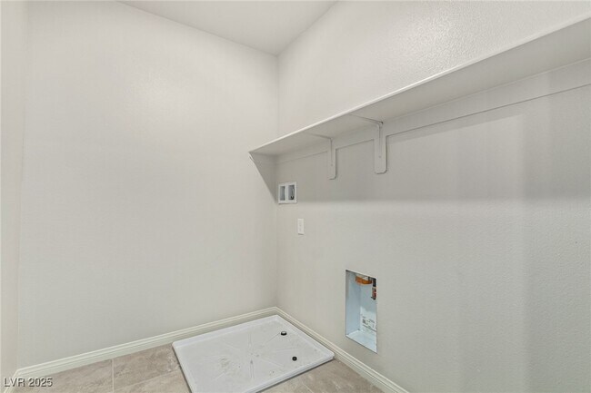 Building Photo - 3812 Corellia Ave