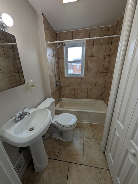 Building Photo - 4000 Elmora Ave