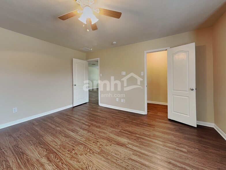Building Photo - 18302 Fair Grange Ln