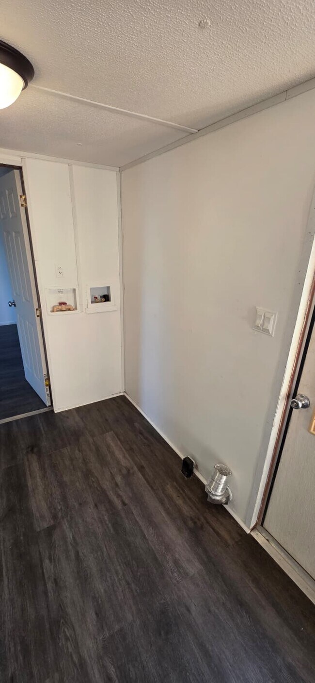 Building Photo - 8364 Cedar St