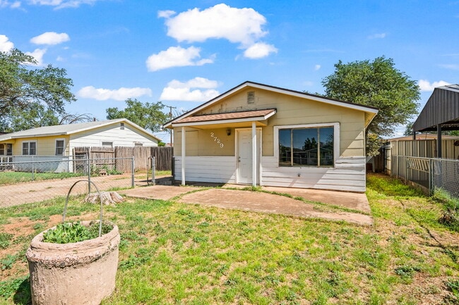 Building Photo - Cute Two Bedroom House, Minutes from TTU &...