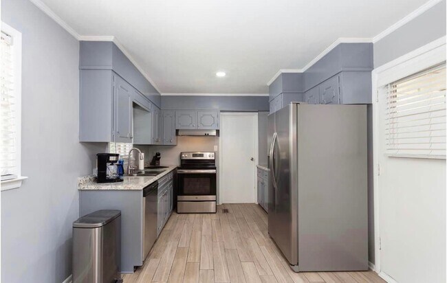 Building Photo - 947 Boswell Dr