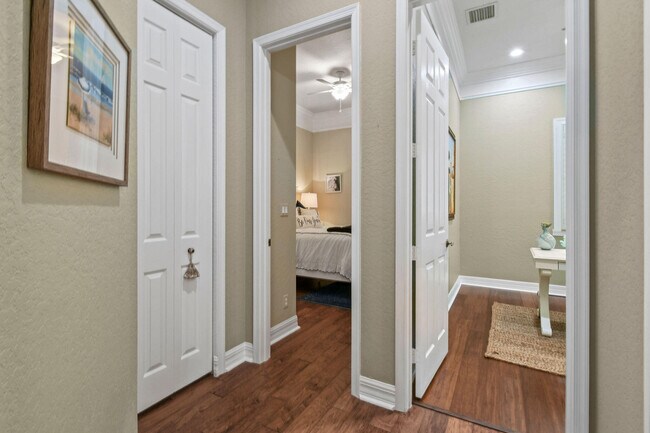 Building Photo - 167 Arklow Ave