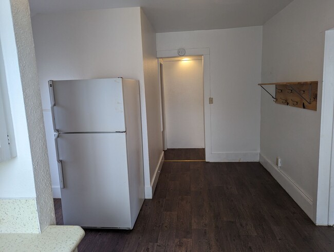 Primary Photo - $850 - I Bedroom 1 Bathroom Apartment - He...