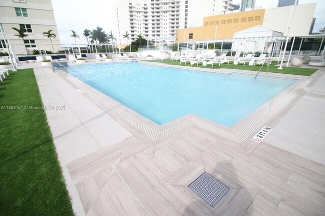 Building Photo - 770 Claughton Island Dr
