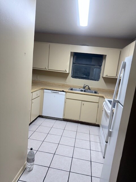 Building Photo - 1110 Sheffield Ave