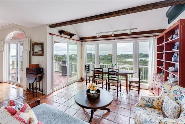 Building Photo - 25 Ocean Heights Rd