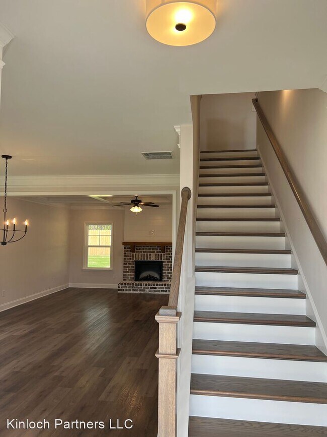 Building Photo - 4 br, 2.5 bath House - 3671 Lynwood Drive ...