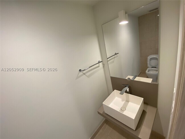 Building Photo - 1000 Brickell Plaza