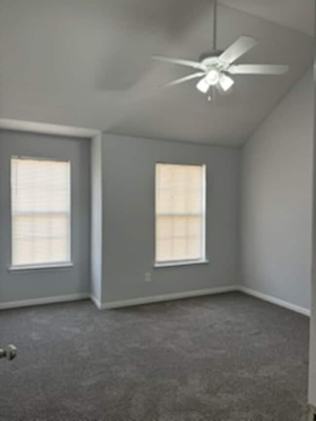 Building Photo - 6263 Shell Dr SW