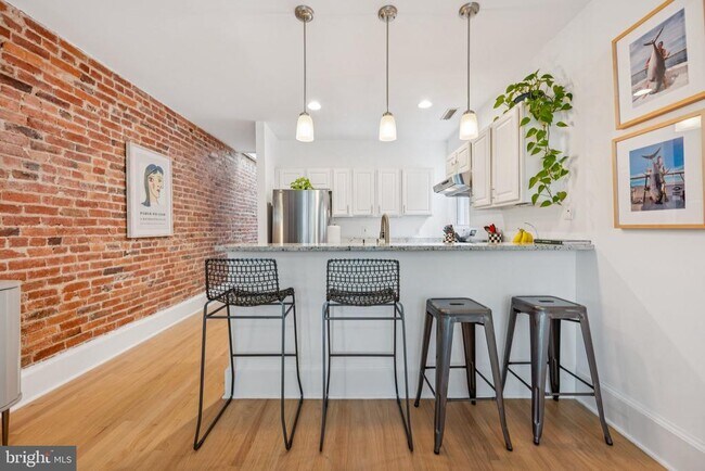 Building Photo - 2025 13th St NW