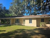 Building Photo - 2213 NE 36th Pl