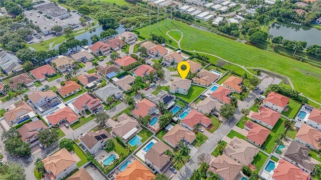 Building Photo - 5371 SW 32nd St