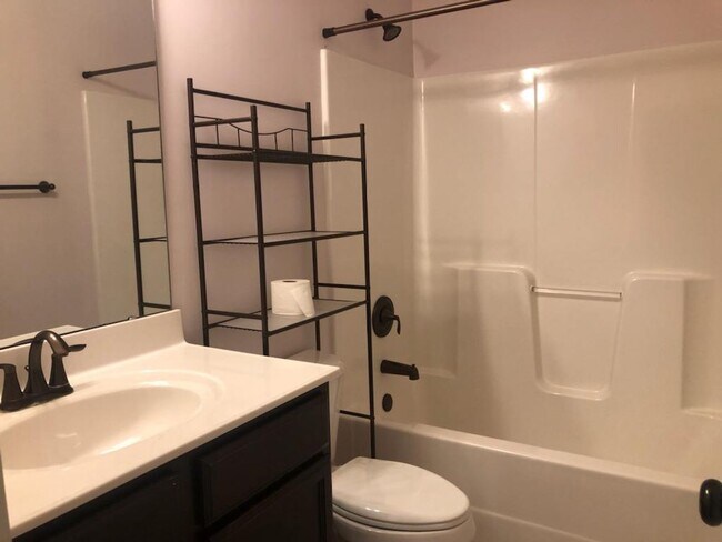 Building Photo - 3 Bed, 2 Bath Unfurnished home in Hampstead - Cross Creek Community