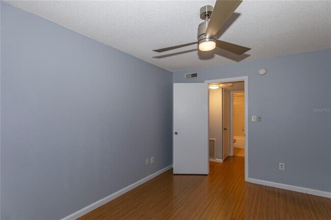 Building Photo - 317 E Amelia St