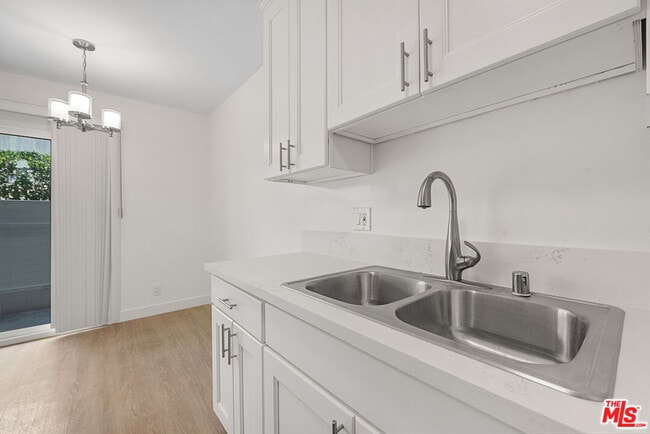 Building Photo - 1433 Brockton Ave