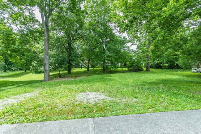 Building Photo - 919 Oak Meadow Dr