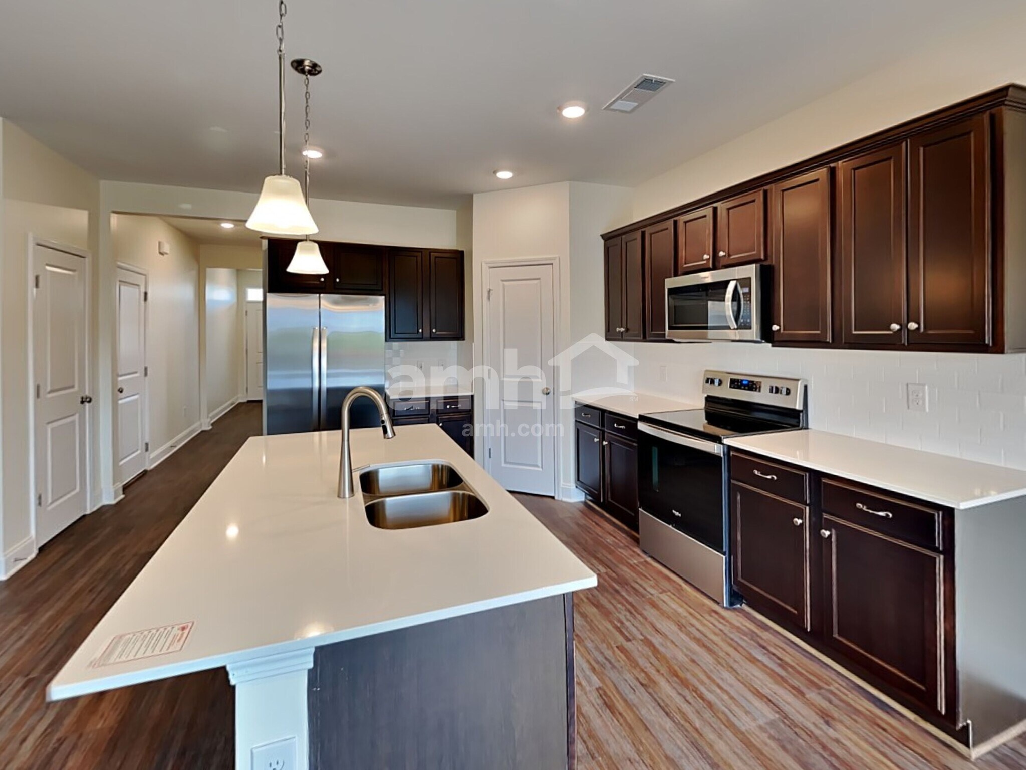 Building Photo - 2048 Williamshire Ln