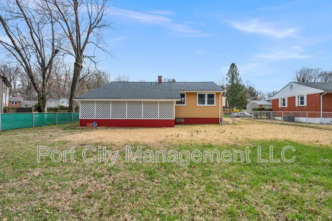 Building Photo - 8402 Church Ln