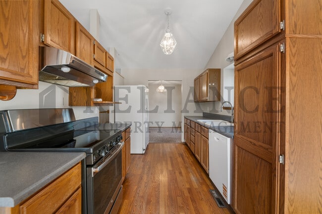 Building Photo - 3826 N Cranberry St