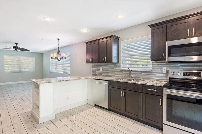 Building Photo - 927 Turtle Cove Ln
