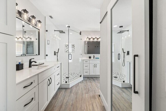 Building Photo - 12192 Branding Iron Ct