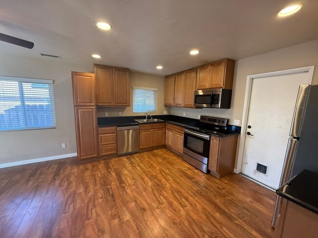 Building Photo - Charming 3-Bedroom 2-Bath Home with Large Fenced Yard-El Cajon, CA