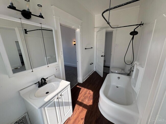 Building Photo - 2218 Highland Ave