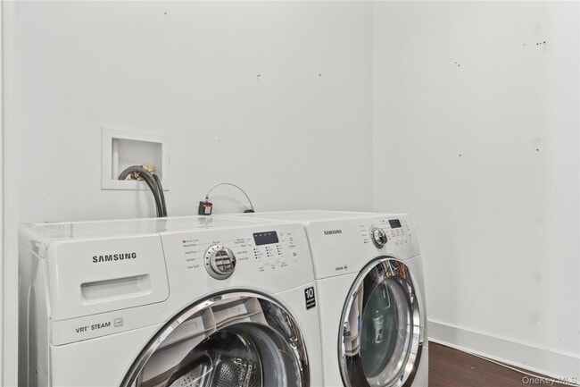 Building Photo - 600 Cantitoe St