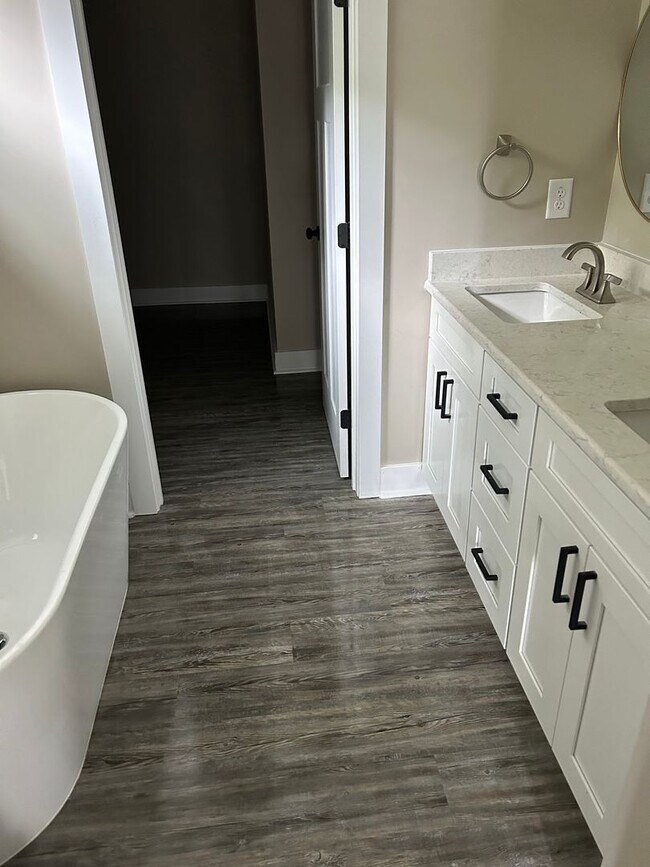 Building Photo - For Rent: Like New 3-Bedroom 2.5 Bath Home...