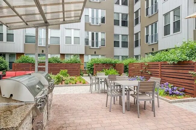 Building Photo - 30 Caldwell St