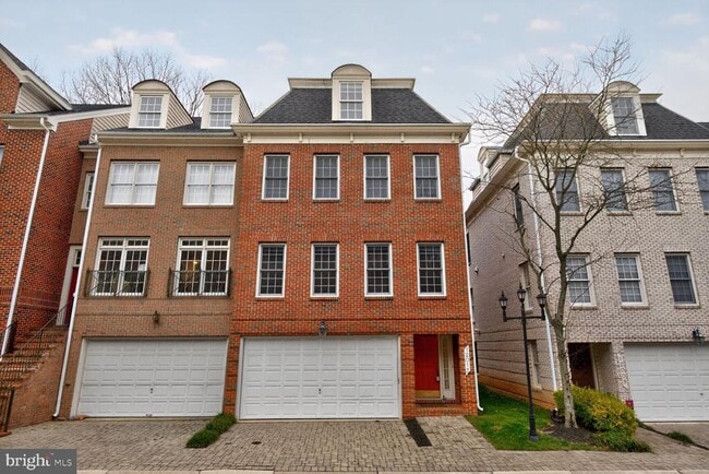 Building Photo - 12013 Montrose Park Pl