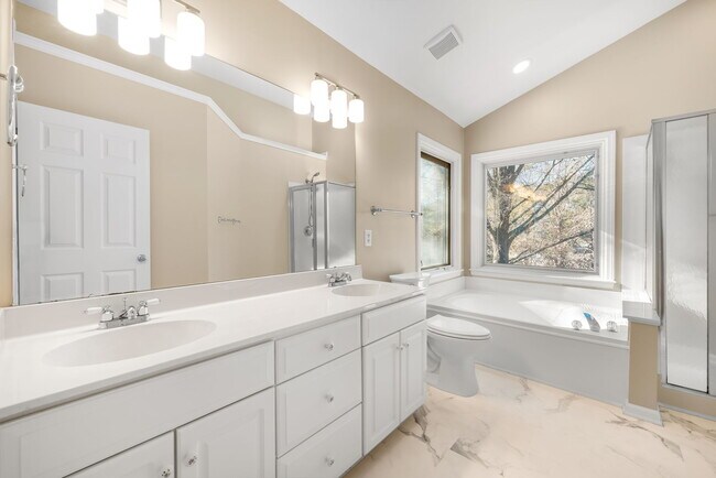 Building Photo - 9200 Brechin Dr