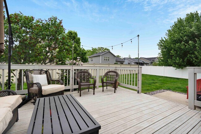 Building Photo - 3670 Sabertooth Trail