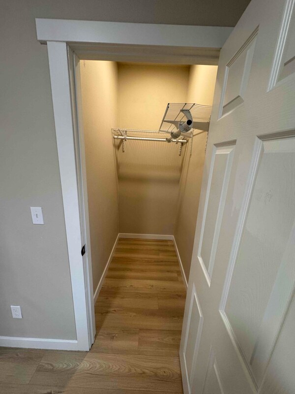 Building Photo - 320 N Diamond St