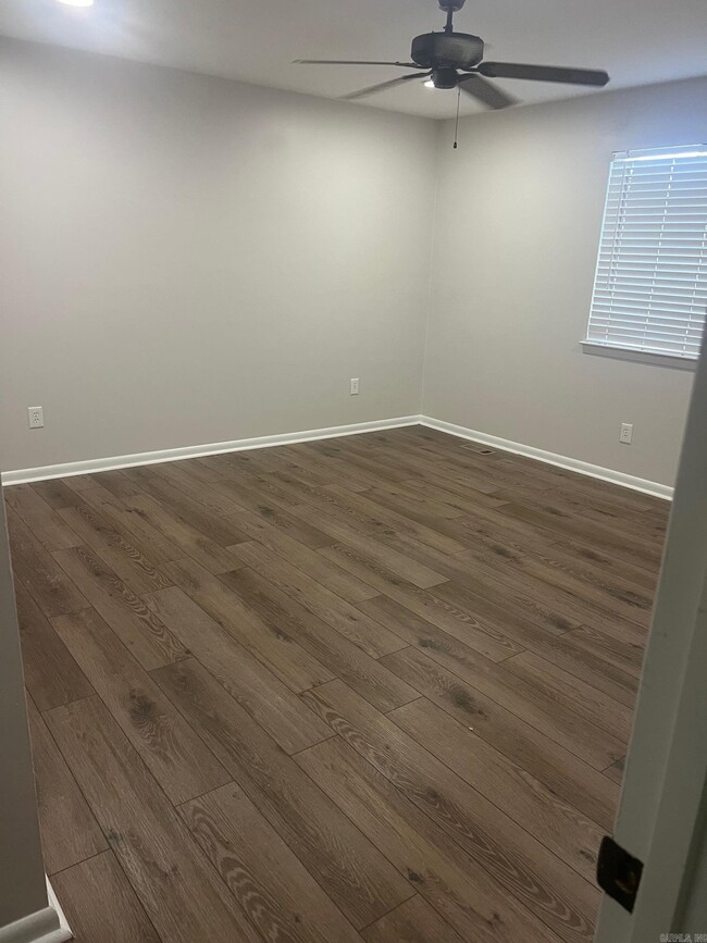 Building Photo - 68 White Oak Ln