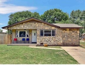 Building Photo - 3 BED 2 BATH HOME IN PARK CITY