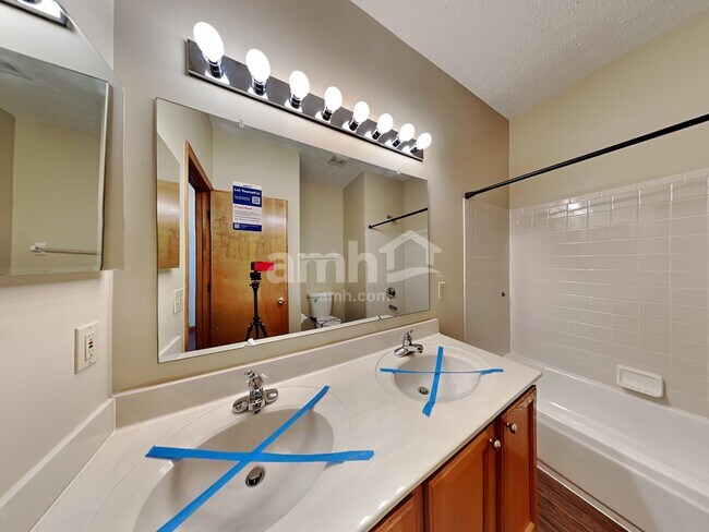 Building Photo - 8845 Amaranth Ct