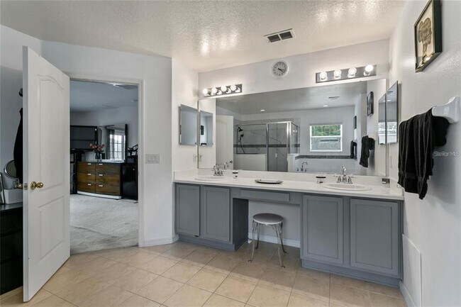Building Photo - 913 Dorset Pl