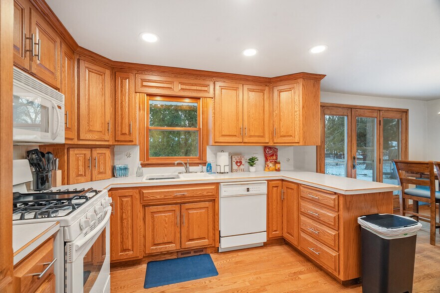 Building Photo - 1077 Liberty St