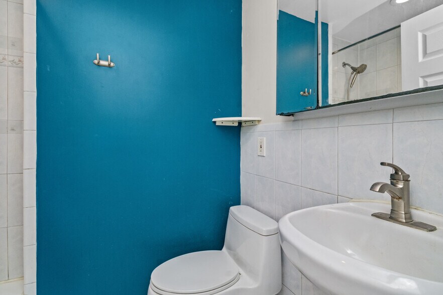 Building Photo - 41 Whittemore Rd