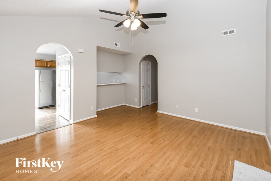 Building Photo - 1904 Duke Adam St