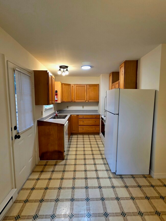 Building Photo - 10819 Washington Ct