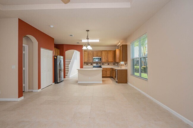 Building Photo - 603 Calamondin Way SW