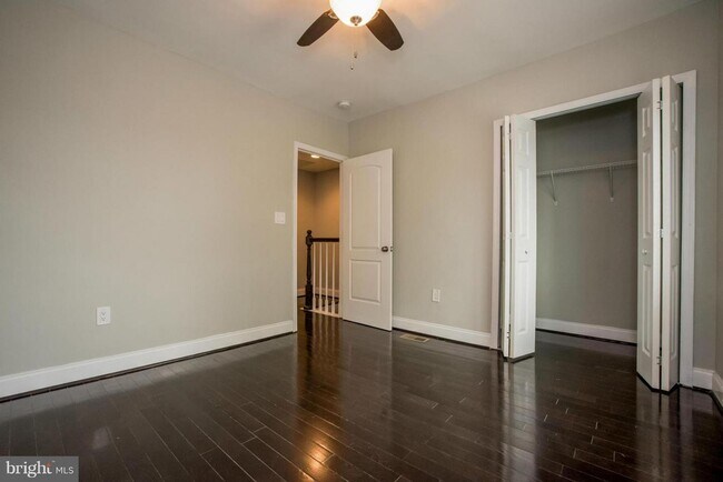 Building Photo - Single Family Home w/ Beautiful Outdoor Patio