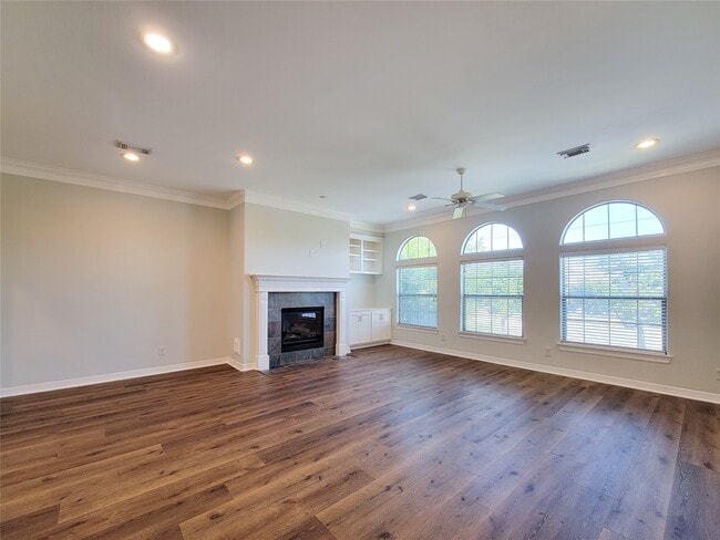 Building Photo - 2416 La Branch St