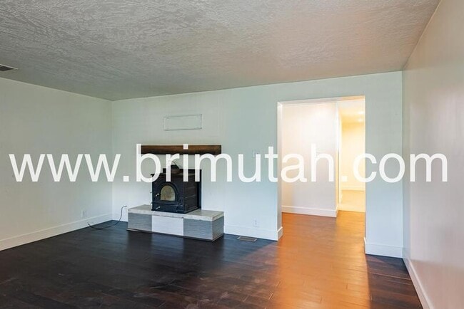 Building Photo - 1313 E 8425 S